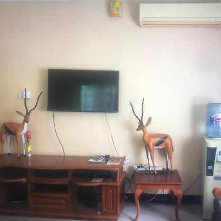 Tatys Homestay Dar es Salaam Buitenkant foto