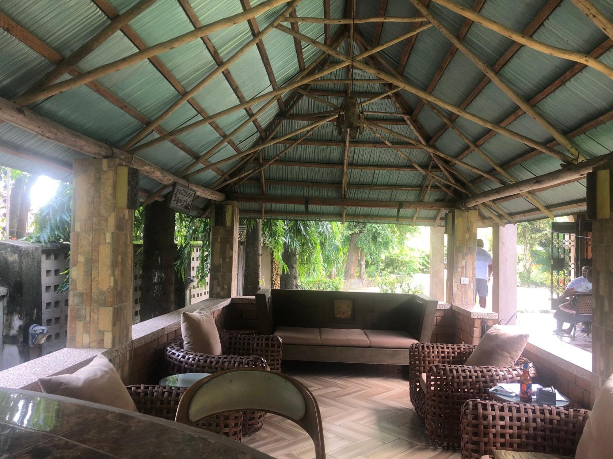 Tatys Homestay Dar es Salaam Buitenkant foto